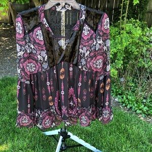 Adorable💕 sheer top💕